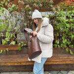 Yuliya Topolnitskaya Instagram - Это еще когда осень была)) 🍁 Look : @cocosmoscow 🤍 Bag : @askentbrand 🤍 Moscow, Russia