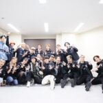 Yuma Uchida Instagram - 。 YUMA UCHIDA LIVE 2022 「Gratz! / your world, our world」 無事終演いたしました！！ いや〜〜〜〜〜 ライブが決定したのが、ちょうど1年前くらい。そこからあっという間にここまで来たような感じでした。 武道館は本当に凄い会場です。 正直、怖さもあったけど、みんなのおかげで走り切れました。 今まで以上の熱で、このライブを組み上げてくれた新井さん。(マイP) セットリストを変えるというチャレンジに、全力で、爆裂に楽しんで臨んでくれたうちダンサーズ、バンドのみんな。(むちゃくちゃ心強かった！！) 去年から更に進化して魅力たっぷり激アツなパワーを届けてくれたKOSE8ROCKS。(今回のDNAのルーティンも熱かったよね！！しゃけ3もめちゃくちゃ素敵だった〜〜〜) Go Roly!の振りはもちろん、ライブでも即興でいっぱいパフォーマンスしてくれたきょんさん。(並んで立つと兄弟みすごい🌞) めちゃくちゃ最高の舞台を作ってくれたスタッフのみんな。(関わってくれた全てのチームの皆様！！) そして何より、見に、聴きに来てくれたあなたのおかげで今日を幸せな気持ちで過ごすことが出来ました。 本当に本当に、ありがとう。 音楽をやってきて良かった！！ みんなのおかげで、今日はめっっっちゃ楽しかったです！！！！ でも、まだまだこれから！ 来年もまた旅が始まります！！ 今度は各地の内田雄馬に会いに行きます！！ 「いつも今が未来のゼロ地点だ」 この言葉を胸に明日からまた歩き出します！ 一緒にいっぱい楽しんで行きましょう。これからも宜しくお願いしめす。