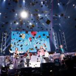 Yuma Uchida Instagram - 。 YUMA UCHIDA LIVE 2022 「Gratz! / your world, our world」 無事終演いたしました！！ いや〜〜〜〜〜 ライブが決定したのが、ちょうど1年前くらい。そこからあっという間にここまで来たような感じでした。 武道館は本当に凄い会場です。 正直、怖さもあったけど、みんなのおかげで走り切れました。 今まで以上の熱で、このライブを組み上げてくれた新井さん。(マイP) セットリストを変えるというチャレンジに、全力で、爆裂に楽しんで臨んでくれたうちダンサーズ、バンドのみんな。(むちゃくちゃ心強かった！！) 去年から更に進化して魅力たっぷり激アツなパワーを届けてくれたKOSE8ROCKS。(今回のDNAのルーティンも熱かったよね！！しゃけ3もめちゃくちゃ素敵だった〜〜〜) Go Roly!の振りはもちろん、ライブでも即興でいっぱいパフォーマンスしてくれたきょんさん。(並んで立つと兄弟みすごい🌞) めちゃくちゃ最高の舞台を作ってくれたスタッフのみんな。(関わってくれた全てのチームの皆様！！) そして何より、見に、聴きに来てくれたあなたのおかげで今日を幸せな気持ちで過ごすことが出来ました。 本当に本当に、ありがとう。 音楽をやってきて良かった！！ みんなのおかげで、今日はめっっっちゃ楽しかったです！！！！ でも、まだまだこれから！ 来年もまた旅が始まります！！ 今度は各地の内田雄馬に会いに行きます！！ 「いつも今が未来のゼロ地点だ」 この言葉を胸に明日からまた歩き出します！ 一緒にいっぱい楽しんで行きましょう。これからも宜しくお願いしめす。