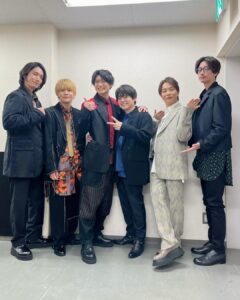 Yuma Uchida Instagram - 先日 映画「ギヴン　柊mix」の舞台挨拶に行ってまいりました。 ギヴンのアニメシリーズに参加させていただいてから早5年。 こうして、キャストが集まって皆様の前に登壇する日が来たことが嬉しかったです。 今回はどんな音が鳴るのでしょうか？ ぜひ劇場でご覧ください！ #ギヴン #🎸