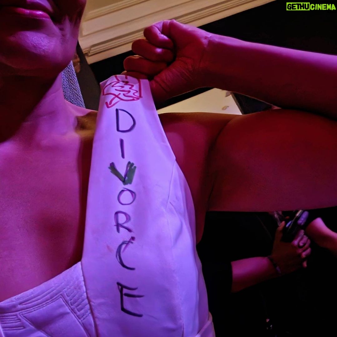 Yumi Stynes - 2.4K Likes - I DO NOT KNOW where to start with how epic Divorce Party was!!
Last night in Naarm the@brunswickballroomaus was packed early, as was the the dance floor.
@clementine_ford held everyone in stillness and reverence - then laughter and release.
Everyone had a story.
I don't think there was one person there who left without connecting with another human. 🙏🏼
Tears, laughter, friendship and dancing.
I think we should do it again.
What you reckon?