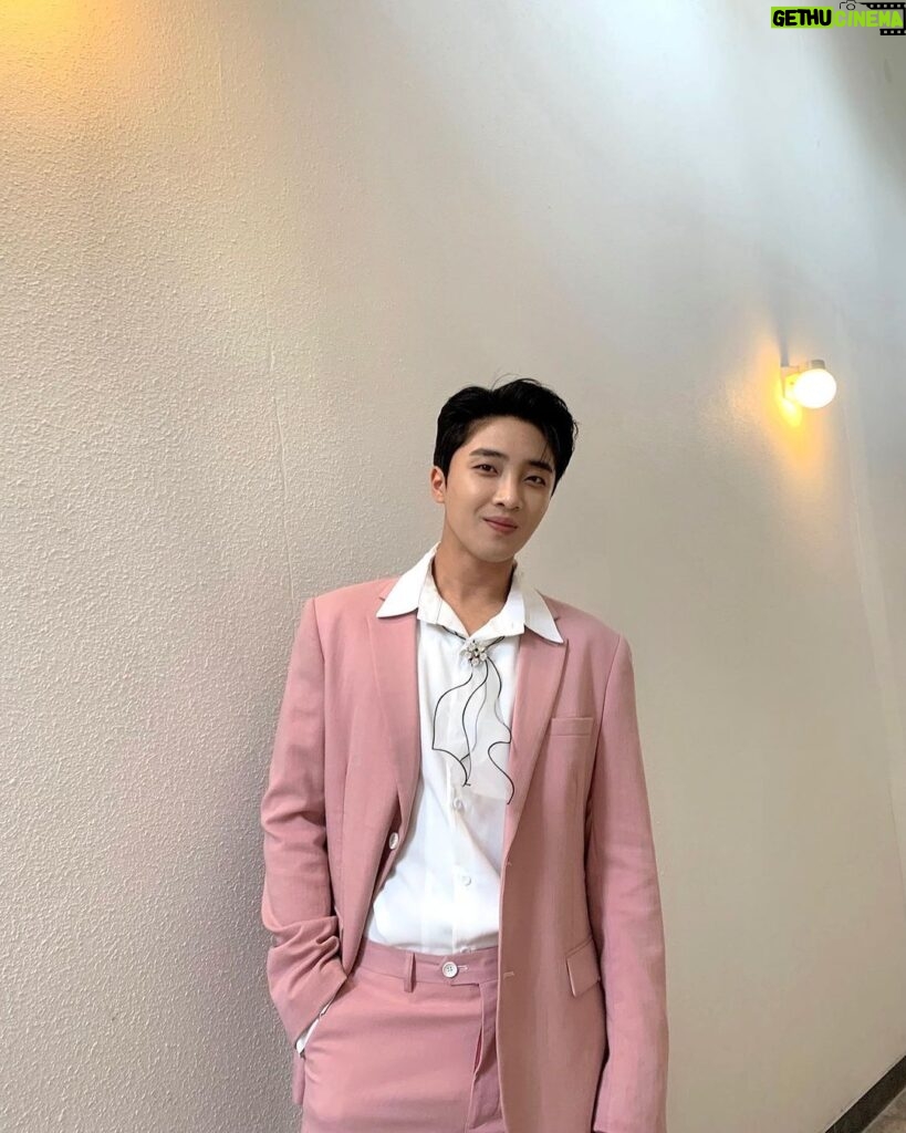 Yun Sung Instagram - 분홍색!💗💕💖💞💓