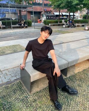 Yun Sung Instagram - 오날좋!!! 오늘 날씨 좋다!!!🍀🌳💚