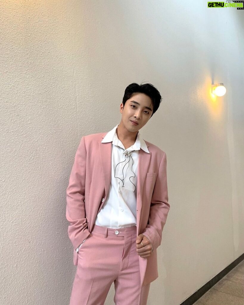 Yun Sung Instagram - 분홍색!💗💕💖💞💓