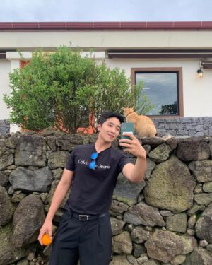 Yun Sung Instagram - 제주도 🍊💗🥹