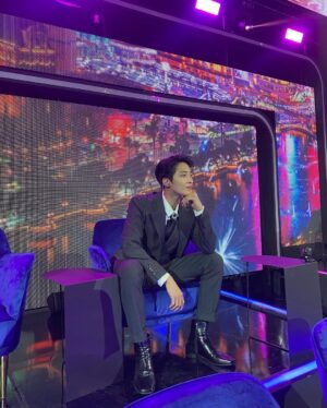 Yun Sung Instagram - 오늘 10시 20분! mbn 우리들의 트로트 본방사수 부탁드려요🤍

#우리들의트로트