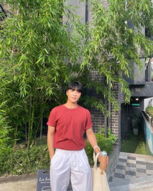 Yun Sung Instagram - 워후 덥다…. 더위 조심하세요 !!!🔥