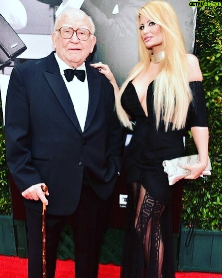 Yvette Rachelle Instagram - 🌈🥲As I write this tears fall down as my dear friend, great buddy and movie Co-Star #EdAsner said his final goodbye today. Thanks dear friend for all our funny and fabulous times we shared on set, having dinners where we would laugh and tell jokes way past your bedtime, hitting all the #Hollywood #Emmys #HBO #universalpictures #redcarpet (You always tripping on my long dress and saying “why didn’t you just wear a mini dress “lol), helping me rehearse my lines for our #universalstudios film #santastoleourdog where I play an Elf and you would say “I was second best #Elf Actor to #willferrell and I am calling Director #JonFavreau as you need to be in his next movie God Damn it!” On our love of animals saving wolves , bison and wildlife together for #defendersofwildlife (and don’t worry Ed I will keep saving the Bison for you as that was your favorite)and us being #doglovers -on set we would compare pictures of our cute puppy dogs and Ed would brag his dog was always the cutest-his was a Bulldog! There are so many candid photos and every time we spoke I would always write down your funny jokes as you were the funniest guy I ever met and I didn’t want to forget your funny jokes!I know you would say stop crying my beautiful friend so I will for a second so I can post this and go call you in Heaven 😇 Farewell my sweet friend as you really weren’t the curmudgeon people say you were but a kind and sweet soul… Hugs #yvetterachelle