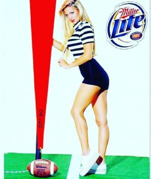 Yvette Rachelle Instagram - 🐸 #instagood day in🌴 #Miami🌴 🏈🏈 🏈🏈#superbowl2020 #superbowlsunday Sunday 🏈🏈
#sanfrancisco49ers  VS #kansascitychiefs  Who is it going to be?  Good news I will be the Ref compliments of  #MillerBeer #CoorsMiller #millerlite Have fun at your #superbowlparty enjoy #superbowlfood and lots of  hugs to you #beerlover 🍺🍺🍻🥂
#Peace #love #actress #topmodel #Swedishgirl🇸🇪🇺🇸 #YvetteRachelle