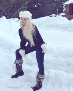 Yvette Rachelle Instagram - ❄❄#Snow snow snow and more snow in the forecast! ❄❄My #UniversalPictures film #SantaStoleOurDog was a big hit at #WhistlerFilmFestival with Actors Ed Asner, Eric Roberts, and Yvette Rachelle playing Snowflake the Elf. Do check out the funny family film on # Amazon #Redbox #itunes .There is #mammothfilmfestival this weekend which is such a picturesque mountainous area in #Mammothlakes California to have a film festival #Mammoth #skiing Gorgeous spa & ski Resorts #junelake #DoubleEagleResort #ritzwhistler #steinericksonlodge #Sephora #snowboots #ilovemrmittens #skihat #lovemukluks #ralphlauren #nordstroms Peace love fun in the snow Stay Warm!!
