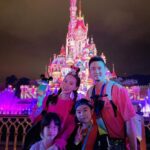 Yvonne Lim Instagram - Are you ready for Halloween @hkdisneyland ?🎃👻 . And #happyAJ & #happyAlexa are most thrilled by....🤭🤫🤩 . 希望下一次来，不再是5年后啦...好喜欢！太棒了！😍🥰 . #hkdisneyland #halloweenathongkongdisneyland #discoverhongkong #hellohongkong #sofun #myjoyandhappiness #mysunshine #happymummy #亲子旅游 #亲子好去处 #田家趴趴走 #平安 #健康 #感恩 Hongkong Disneyland