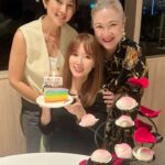 Yvonne Lim Instagram - One year wiser...? 🤔😜🥰 . 我喜欢为朋友们庆祝生日，让他们觉得special...但其实现在的我...却喜欢躲起来...#害羞🫣🤪. 谢谢好友们...带我吃好吃的，特地制作蛋糕还surprise pink balloons..🥰🥰....一切尽在不言中..感动...爱你们 😘 . #happybirthdaytome #thankyouforthewellwishes #生日快乐 #平安 #健康 #感恩