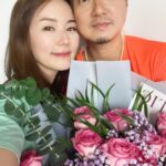 Yvonne Lim Instagram – Was wondering why @alextien insisted I have to be back today while I am busy running errands back home..🤔😝
It’s our 9th year wedding  anniversary!! 🥰🥳
As I looked back at the photos over the years…I can’t help but smile..thank you for always accommodating to my ideas and supporting me even though sometimes you do get on my nerves…🫣😂😜Cheers to many more years of adventure together as a family…🥂Love you! 😘
.
从未分享我们婚礼当天的照片…今天就跟大家分享一些些吧🥰。感恩有你，有孩子们，感恩一切的一切…🙏🏻🥰
.
Happy 9th Wedding Anniversary to us! 👩🏻‍❤️‍👨🏻❤️@alextien 
.
#happyanniversary 
#9thyearanniversary 
#myjoyandhappiness 
#mysunshine
#myfamily 
#mostprecious 
#happyAJ 
#happyAlexa
#happymummy
#我的小家庭
#平安
#健康
#感恩 Taipei, Taiwan