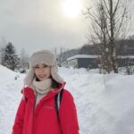 Yvonne Lim Instagram - Love seeing beautiful snow and sights but at the same time i am so afraid of the cold..anyone like me? 🥰😝❄️ . 猜猜我在哪？😉😍 . #winterholidays #familytrip #socold #snowfilter #平安 #健康 #感恩