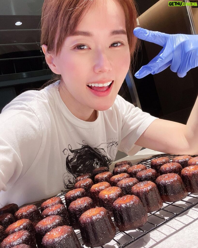 Yvonne Lim Instagram - When princess Alexa asked if mommy could bake mini caneles for her preschool teachers and staff on graduation day..😁😅 Guess it's a good reason for me to "open my late night bakery", prepping immediately and into factory mode with awesome big brother #happyAJ ! 🙌🏻🥰 . 女儿的要求，准备了小小心意感谢幼儿园的老师们，工作人员还有阿姨们的照顾。60颗迷你可露丽，希望大家都分得到哦😊 . #tbt #bakedwithlove #homemade #homebaker #minicaneles #graduation #timeflies #gratitude #bonding #平安 #健康 #感恩 Taipei, Taiwan
