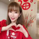 Yvonne Lim Instagram - 金龍報喜啦!🐉 ㊗️大家 生龍活虎 万事心龍 龍運當頭 合乐龍龍 龍馬精神 錢錢龍众來 龍年行大運！ Huat ah!! 🧧🍊🎆🀄️🐲🌸 . 感恩大家对我们一家的关爱， 新的一年，请多多指教！🥰🙌🏻 . My first 🐲yusheng! 🥰 Wishing everyone a LONG LONG time of happiness, good health and prosperity! 🍊🍊🧧 Have a good LONG weekend! 🎆 . #cny2024 #yearofthedragon #myfirst🐲yusheng #myjoyandhappiness #mysunshine #happyAJ #happyAlexa #happymummy #平安 #健康 #感恩