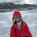 Yvonne Lim Instagram - Love seeing beautiful snow and sights but at the same time i am so afraid of the cold..anyone like me? 🥰😝❄️ . 猜猜我在哪？😉😍 . #winterholidays #familytrip #socold #snowfilter #平安 #健康 #感恩