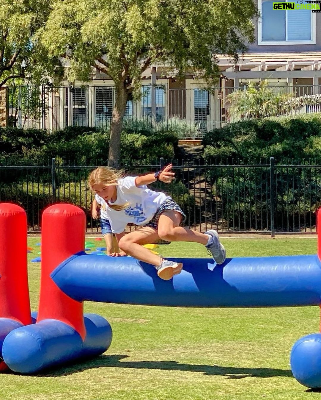 Zach McGowan Instagram - When I come on social I see many people asking what I am up to these days: I mean I have 4 kids so mostly family stuff, planting trees on the ranch, building things like sandboxes (got that done last week) for the kids, putting down self tapes, and of course staying strong in the mornings. Might go to a premier in LA tonight but waiting on Covid test results which is what it is…✌️❤️🍻