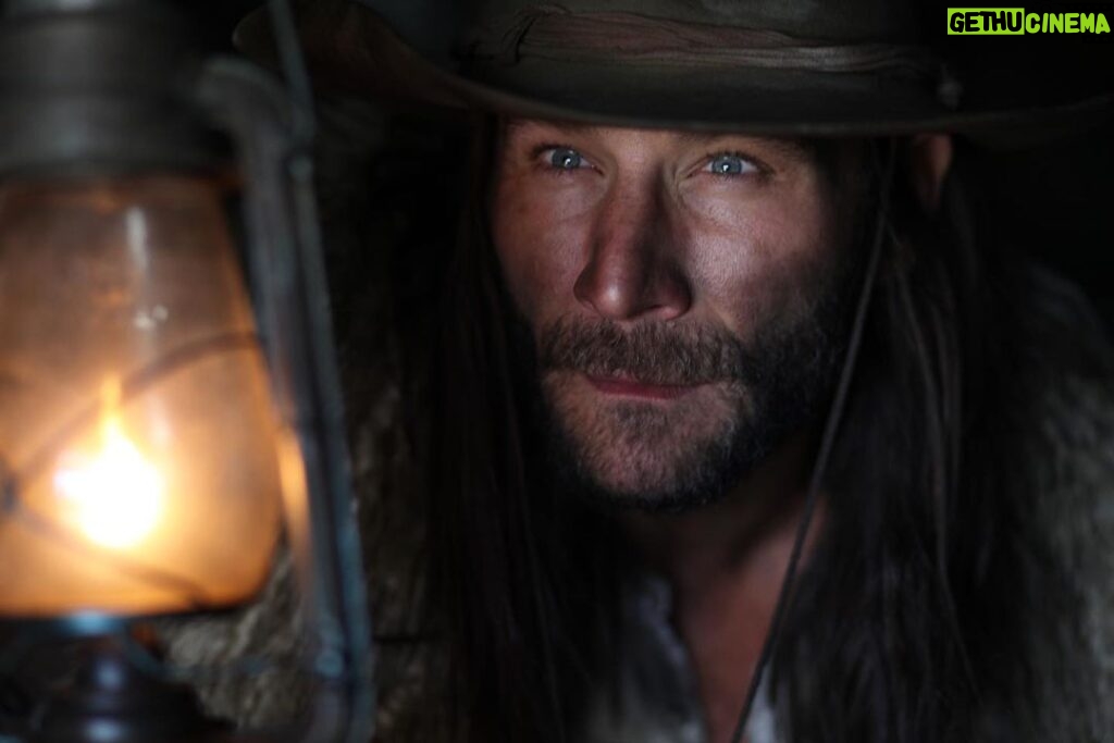 Zach McGowan Instagram - Covered in dirt and lit by fire ❤️✌️🍻 Yellowstone Film Ranch