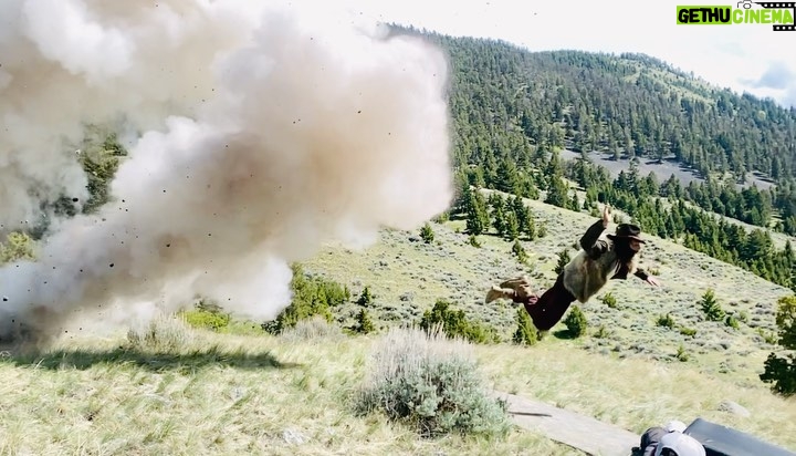 Zach McGowan Instagram - Air McGown with @happydirector @yellowstonefilmranch 💥🍻❤️ Chico Hot Springs, Montana