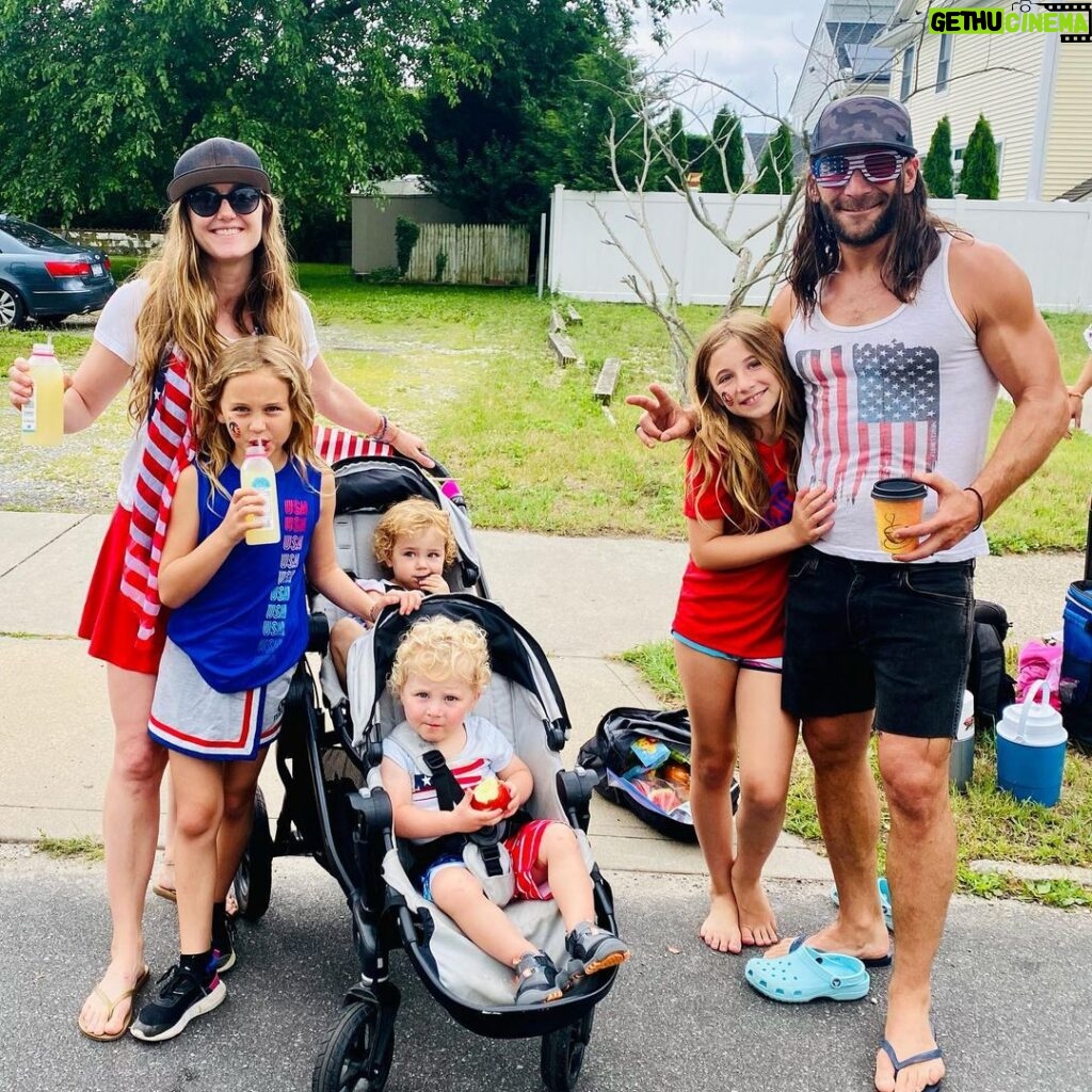Zach McGowan Instagram - Happy July 4th to everyone. Just finished up a great weekend with the OG McGowan fam at camp Lido. So great to be together as a family. 🍻❤️🇺🇸