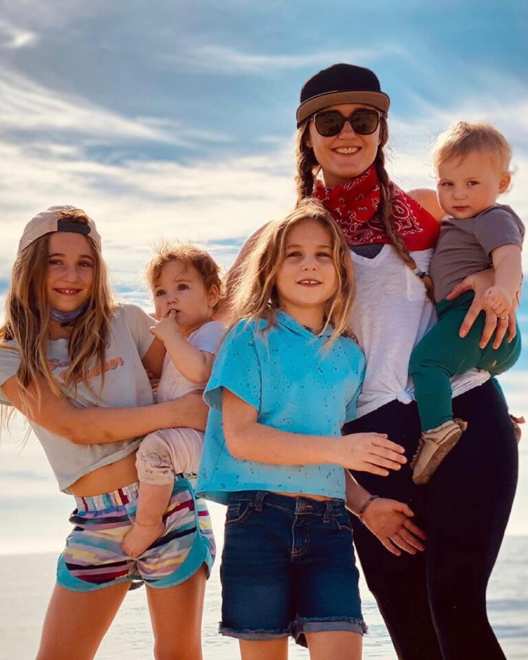 Zach McGowan Instagram - Happy Mother’s Day to all the bringers of life but especially to my wife @beingbossmama and my mother @brendamcgowan13 for being the best mommas ever ❤️