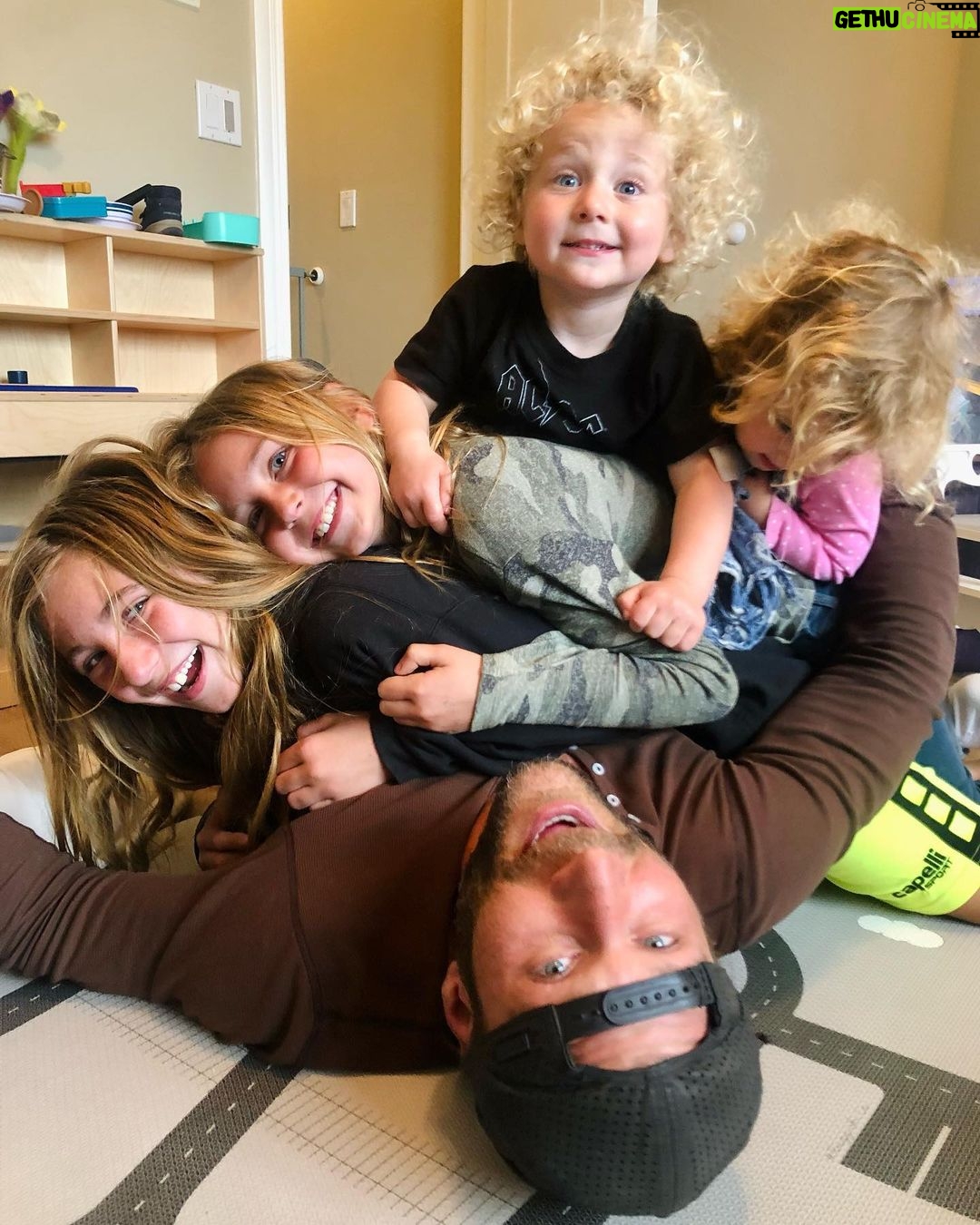 Zach McGowan Instagram - When I come on social I see many people asking what I am up to these days: I mean I have 4 kids so mostly family stuff, planting trees on the ranch, building things like sandboxes (got that done last week) for the kids, putting down self tapes, and of course staying strong in the mornings. Might go to a premier in LA tonight but waiting on Covid test results which is what it is…✌️❤️🍻