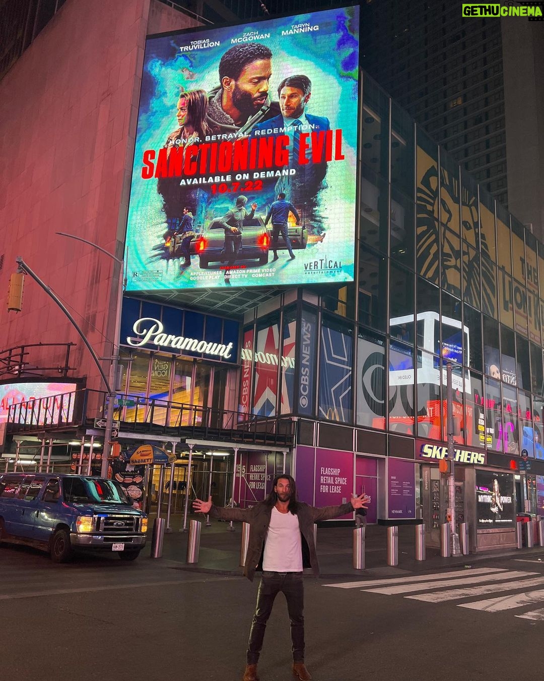 Zach McGowan Instagram - Great times at the @sanctioningevil premiere. It is out now in theaters and on VOD. Watch it and Let me know what you think π @tobiastruvillion @tarynmanning @antenovakovic4 @kyletravissharp @robcsimmons @verticalentertainment @damien.ny @carrie_kim_ @kreshnovakovic @ebonyjoann @jamesbiberi @johnschmidtdp and everyone else who worked to make it happen. βοΈβ€οΈπ»