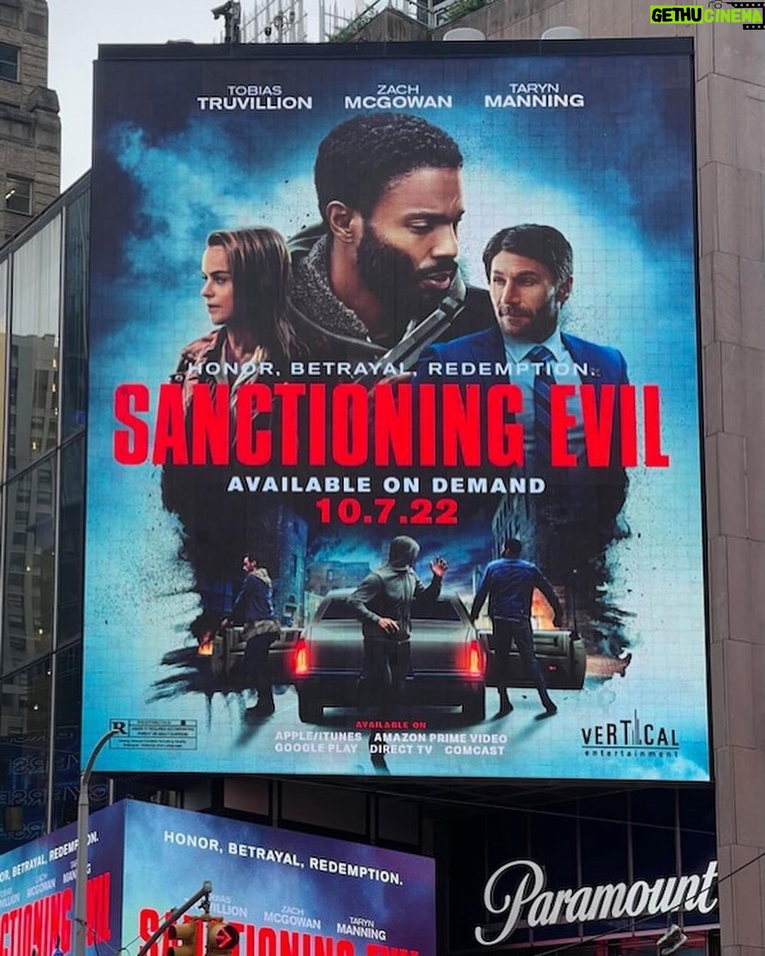 Zach McGowan Instagram - Whatβs up Times Square. See you tomorrow for the @sanctioningevil premiere NYC. Available on VOD and Demand October 7th. @verticalentertainment @tobiastruvillion @tarynmanning @robcsimmons @antenovakovic4 @damien.ny @kyletravissharp and everyone I missed. π»β€οΈππ₯π¬π§π»