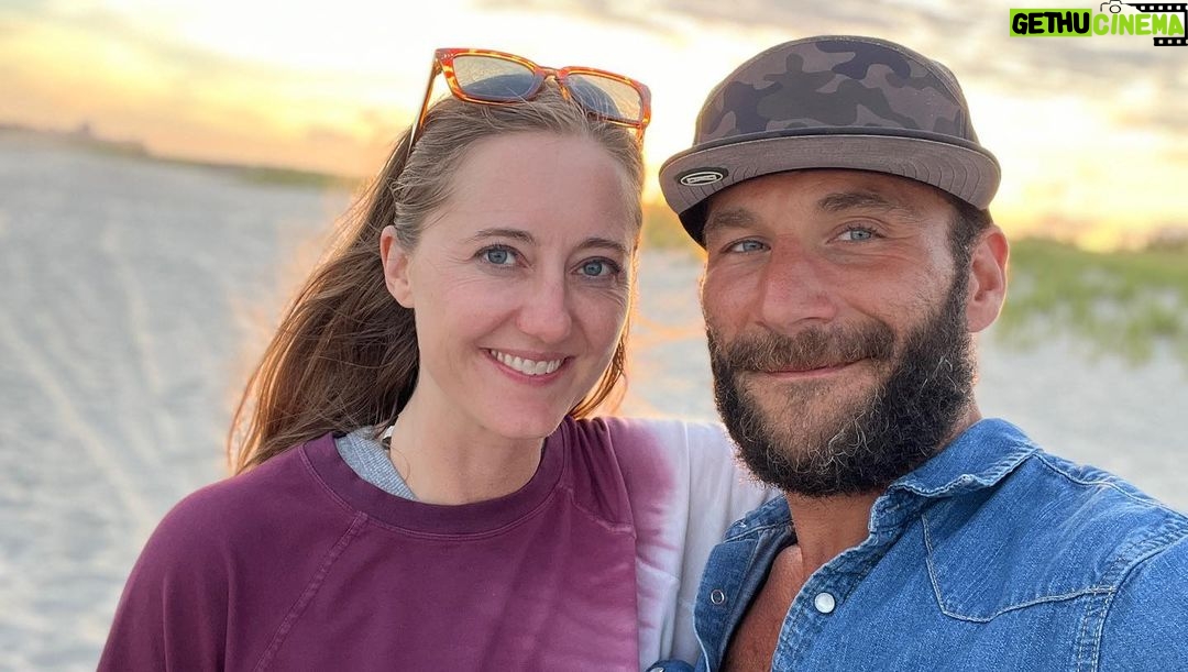Zach McGowan Instagram - Happy anniversary @beingbossmama. 14 years married and we have never disagreed on anything 😂❤️😍💋 I love you.
