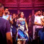 Zahara Instagram - Buah No supero lo de anoche Gracias infinitas por contar conmigo @brisa_festival @cruzrojaesp @teatrocervantes Gracias por llenar este precioso teatro, por el respeto extremo, por acompañarme en una noche con tantas emociones. Fue una locura volver a este repertorio, a la acústica, a la desnudez de las canciones, a sentir mi voz temblar de emoción, al contener las lágrimas viendo las vuestras. Qué bonito todo lo que sentí. Muchas gracias No había manera mejor de inaugurar década. Gracias @javierrosalivephoto por las fotos, a @estelabenitez_stylist por este vestidazo de @duarte.official y por mis botas favoritas de @drmartensofficial. Gracias @diegogarcialuces por hacerme brillar, y @sergio_vufalo por tocar conmigo al otro lado del escenario. Gracias @alfonsovalverde por ser mi todo ayer. Me siento muy afortunada por esta familia que siento que somos. Gracias 🩷💙💛🩵💜🩵❤️🩵💛💙🩷💛🩵💜
