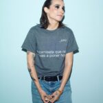 Zahara Instagram - @_soy_juno tenemos esta camiseta que no te vas a poner hoy y la puedes conseguir desde la web de gozzrecords.com o en los conciertos. El próximo es mañana en Bilbao en la @salabbk y tenemos muchas ganas de tocarte _BCN747 ✨ 🔥 • 📸 @beigott_noemielias • • 💄 @burdampi • Limbo