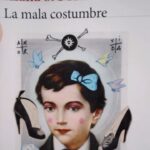 Zahara Instagram - La mala costumbre de Alana S. Portero es uno de esos grandes libros que deberían leerse y tener cerca para comprenderse a una misma y quererse mejor, y para entender un poco más el mundo que nos rodea aunque lo sintamos lejos. Gracias @libreromarica por la recomendación.