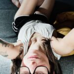 Zahara Instagram – verano niño mirando cosas golondrinas tirada en el suelo niño mirando cosas otra vez verano

#zybichinati