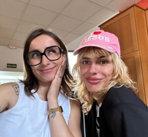 Zahara Instagram - Esta persona maravillosa se pasó un ratito por nuestro no documental para ser nuestra experta en controversia cristiana en el capítulo 03, que si no lo habéis visto lo tenéis en YouTube ☺️.

Gracias querida @badbixsamantha por decir sí a nuestro absurdo 💚
