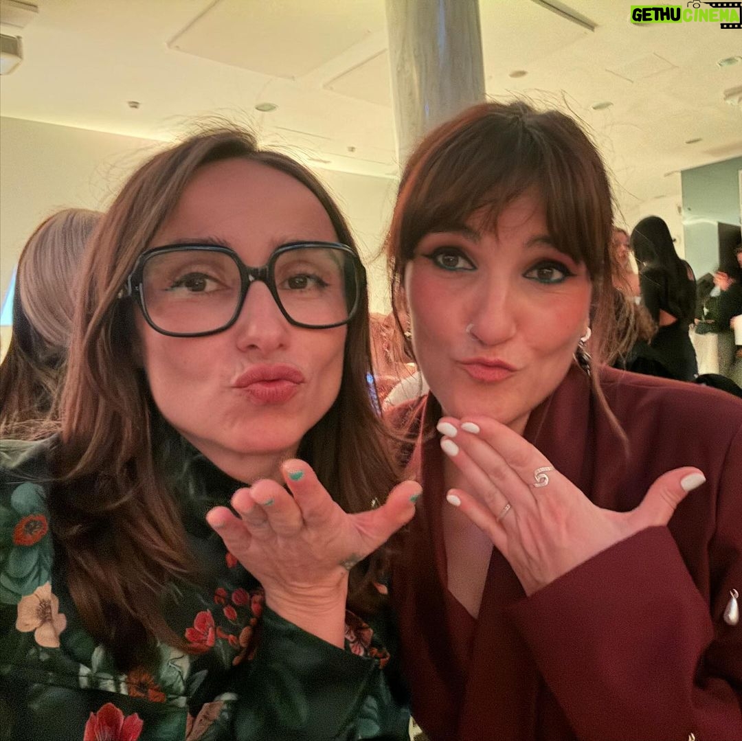Zahara Instagram - Gracias, @spotifyspain por reunir a tantas mujeres talentosas de la industria en esta cena cuyos beneficios fueron a parar a manos de @asociacionmim Una pasada lo que esta Asociación de mujeres hace por y para nosotras, cómo nos cuidan y acompañan. Me encanta que lo recaudado vaya destinado a becar a jóvenes productoras de música electrónica y urbana. Muchas gracias #EqualSpain ❤️