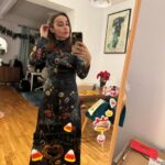 Zahara Instagram - Gracias, @spotifyspain por reunir a tantas mujeres talentosas de la industria en esta cena cuyos beneficios fueron a parar a manos de @asociacionmim Una pasada lo que esta Asociación de mujeres hace por y para nosotras, cómo nos cuidan y acompañan. Me encanta que lo recaudado vaya destinado a becar a jóvenes productoras de música electrónica y urbana. Muchas gracias #EqualSpain ❤️