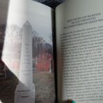 Zahara Instagram - Me ha llegado el precioso libro de la Benito el día que cumple años y por supuesto yo tengo que celebrarla y hacerle un monumento, pero luego subo nuestras peores fotos porque la vida es muy cansada para estar posando todo el día y luego eligiendo, uy qué pereza. Si libro es precioso. La Benito es la mejor persona que conozco y mira que tengo cerca personas primorosísimas. Te quiero mucho amiga. ✨