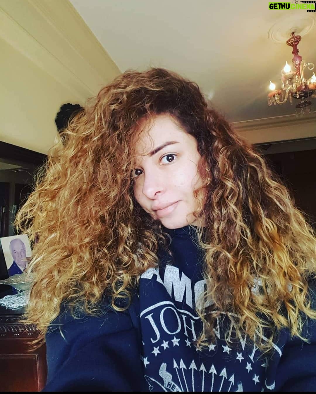 Zahra ElHaroufi - 76 Likes - Hay all