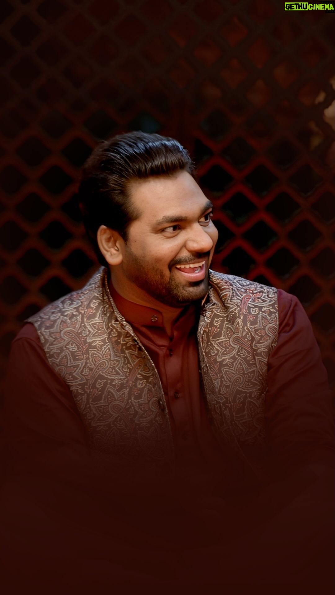 Zakir Khan Instagram - enters cheat code ‘leave me alone’ 🙂 watch all episodes on Amazon miniTV joh hai Amazon shopping app pe, woh bhi bilkul FREE! all episodes: click on the link in bio @gopaldatt @nishanttanwar @venussinghofficial @iamhimanshikhurana @kkamra @prachidesai @karishmasharma22 @whofaisalmalik @shenaztreasury @randomvarun @hussain.dalal @tanmaybhat @therichachadha @mrbeanbagg #FarziMushairaS3 #FarziMushairaS3OnAmazonminiTV #ZakirKhan #GopalDutt #VenusSingh #NishantTanwar #PrachiDesai #HimanshiKhurana #TanmayBhat #KritikaKamra #FaisalMalik #ShenazTreasury #KarishmaSharma #RichaChadha #AmazonminiTV #WatchFree