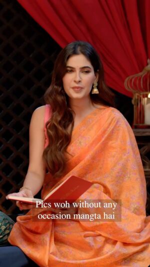 Zakir Khan Instagram - Pics ko kaho haan, par live location ko sakht na! 

We were joined by @karishmasharma22 for #farzimushaira3 
@amazonminitv