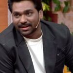 Zakir Khan Instagram – Aapko samjhein koi aisi koshish jaari hai, aapki inhi baaton pe harr ladki apna dil haari hain!❤️😍
Dekhiye #TheKapilSharmaShow, Shani-Ravi raat 9:30 baje, sirf #SonyEntertainmentTelevision par.
@kapilsharma @zakirkhan_208