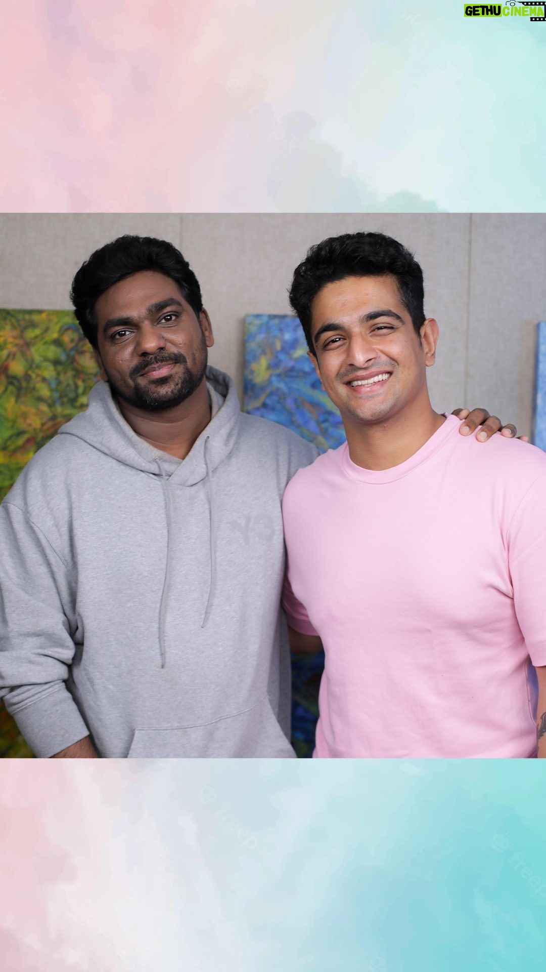 Zakir Khan - 896.3K Likes - This iconic man gave us one of our best Hindi episodes of the year.
One amongst many iconic things that this magician has done for us and the world of media in general ππ»
Only love, respect and bear hugs for my big bro @zakirkhan_208
Played a huge role in my career behind the scenes. This episode will give audiences an inlet into his supercharged mind. Do watch it on our Hindi channel @ranveerallahbadia
Make sure you watch Zakir Khan's special Tathastu on Prime β₯οΈ
Edit : @rickychickyy, @sanjanaswani
#TheRanveerShow #Podcast #zakirkhan