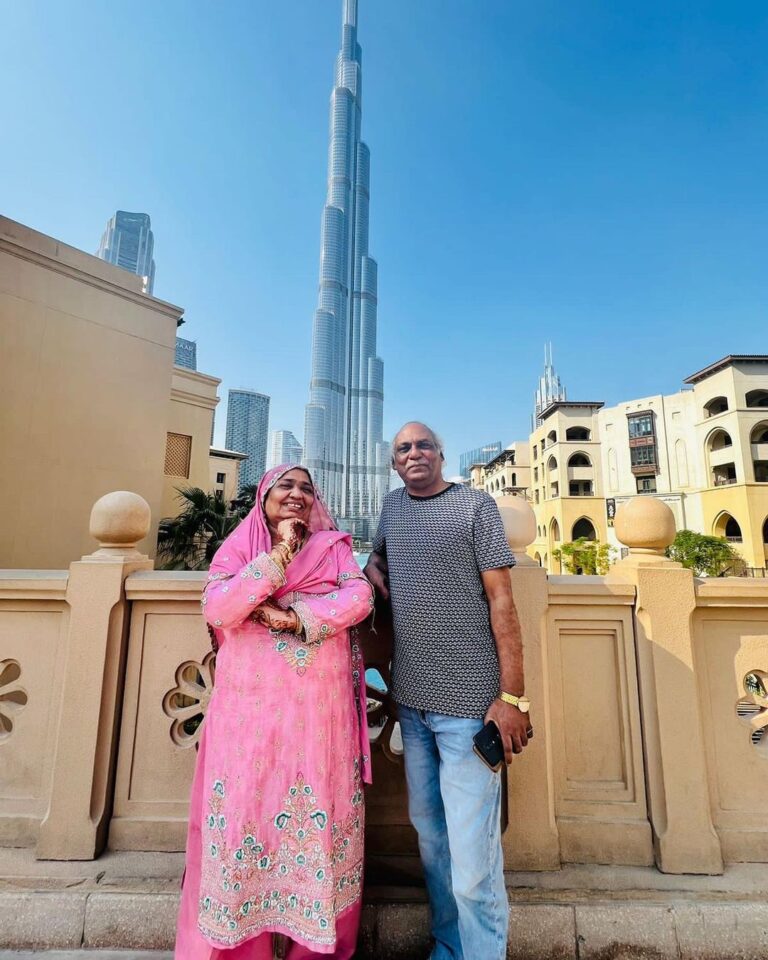 Zakir Khan Instagram - 🙏🙏🙏🙏🙏 Dubai