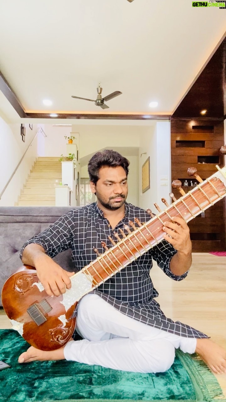 Zakir Khan - 357.6K Likes - Sorry, Riyaaz nahi hai.
Bade dino baad sitar hath me li aaj, toh yeh Piku film ki theme bajane ki koshish ki hai π