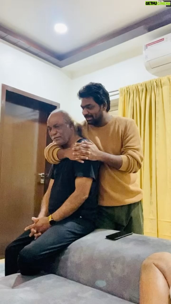 Zakir Khan Instagram - Papa yaar!