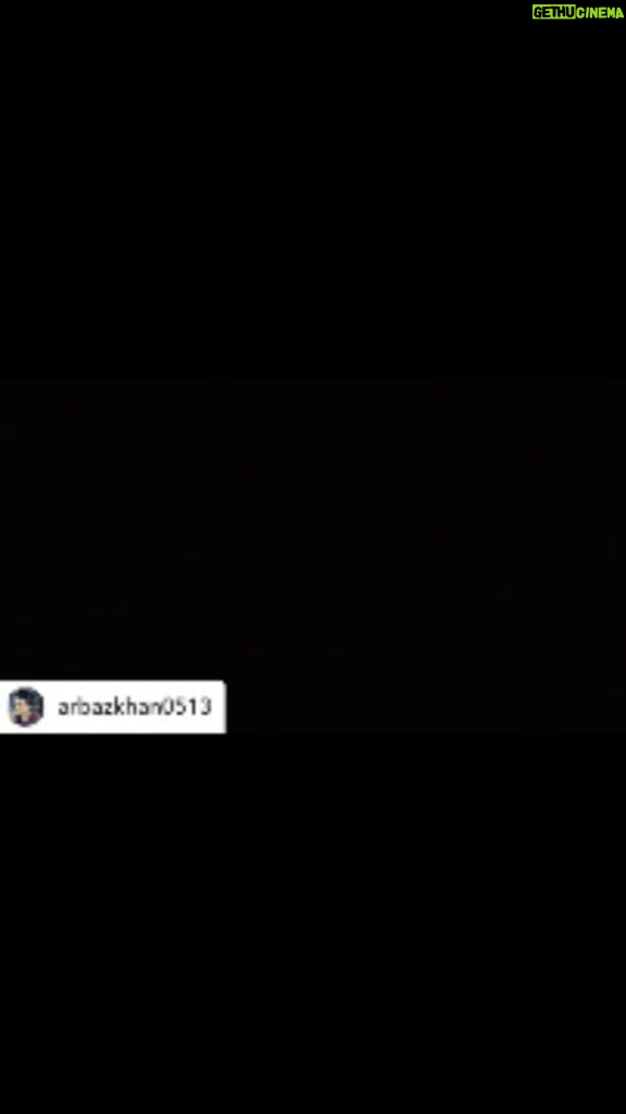 Zakir Khan Instagram - Doston looks don’t matter!