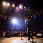 Zakir Khan Instagram – ‪Tumhe dekh kar aksar,‬
‪kitab me rakhe mor pankh ki Yaad aati hai. ‬

‪Be-had khoobsurat,‬
‪par wahan nahi jahan hona chahiye. 

Zakir khan Royal Albert Hall