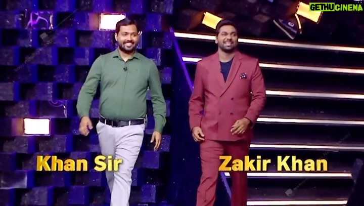 Zakir Khan - 362.5K Likes - Inke pass hai zindagi jeene ka alag andaaz aur funda, #KaunBanegaCrorepati par aa rahe hain sakht launda #ZakirKhan!
Dekhiye #KaunBanegaCrorepati, aaj raat 9 baje, sirf #SonyEntertainmentTelevision par.
#KBC15
#KaunBanegaCrorepati
#KBCOnSonyTV
#KBCOnSonyEntertainmentTelevision
#NewBeginning
@amitabhbachchan @zakirkhan_208