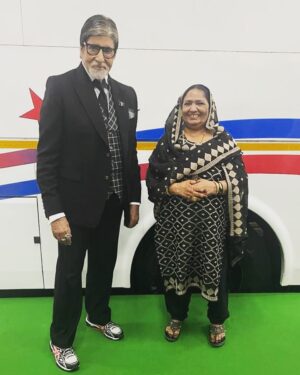 Zakir Khan Instagram - Maa khush hai, 

itna bahut hai. 

🙏🙏🙏🙏🙏
